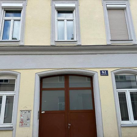 Cozy 8-Person Home In Vienna Located At Haberlgasse 82 N1 Dış mekan fotoğraf